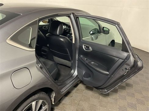 Used 2018 Nissan Sentra SL image 31