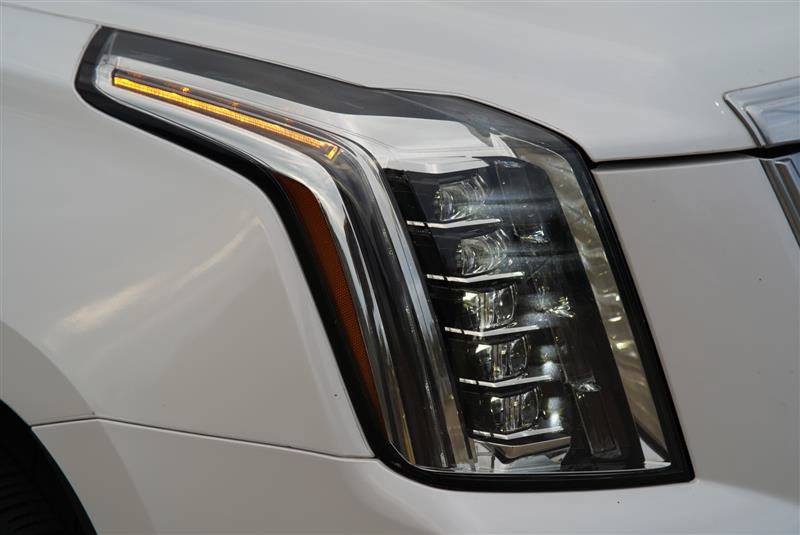 Used 2018 Cadillac Escalade ESV Platinum AWD/4WD image 22