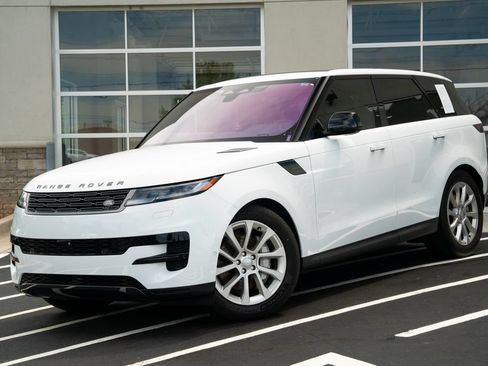 Used 2023 Land Rover Range Rover Sport SE AWD/4WD image 2