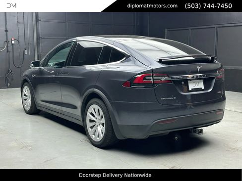 Used 2016 Tesla Model X Performance image 4