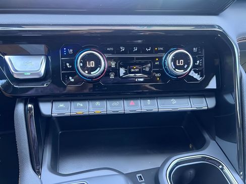 New 2026 GMC Sierra 1500 AT4 w/ AT4 Premium Package AWD/4WD image 20
