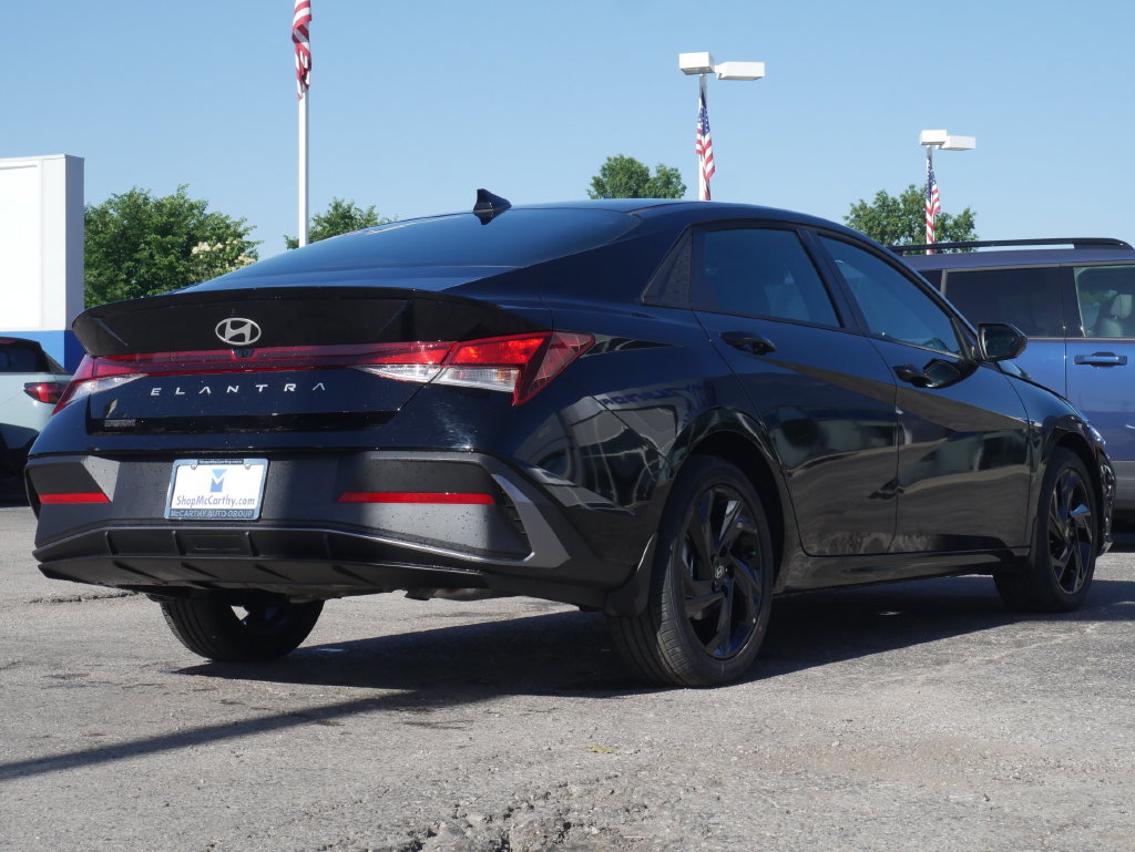 New 2026 Hyundai Elantra Sport FWD image 18