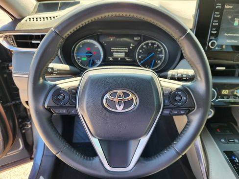 Used 2022 Toyota Venza XLE AWD/4WD image 9