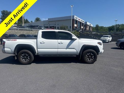 Used 2023 Toyota Tacoma TRD Off-Road AWD/4WD image 2
