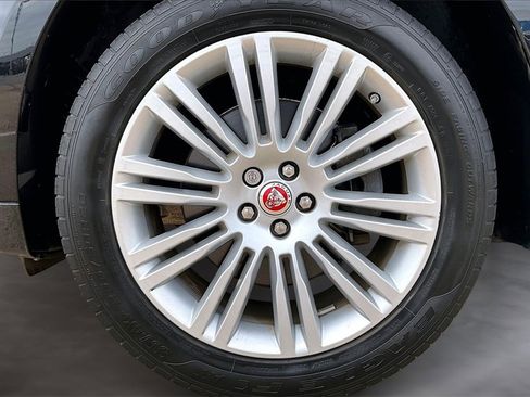 Used 2019 Jaguar F-PACE Portfolio image 8