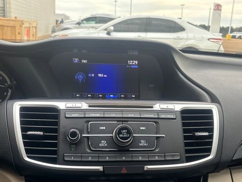 Used 2017 Honda Accord LX image 11