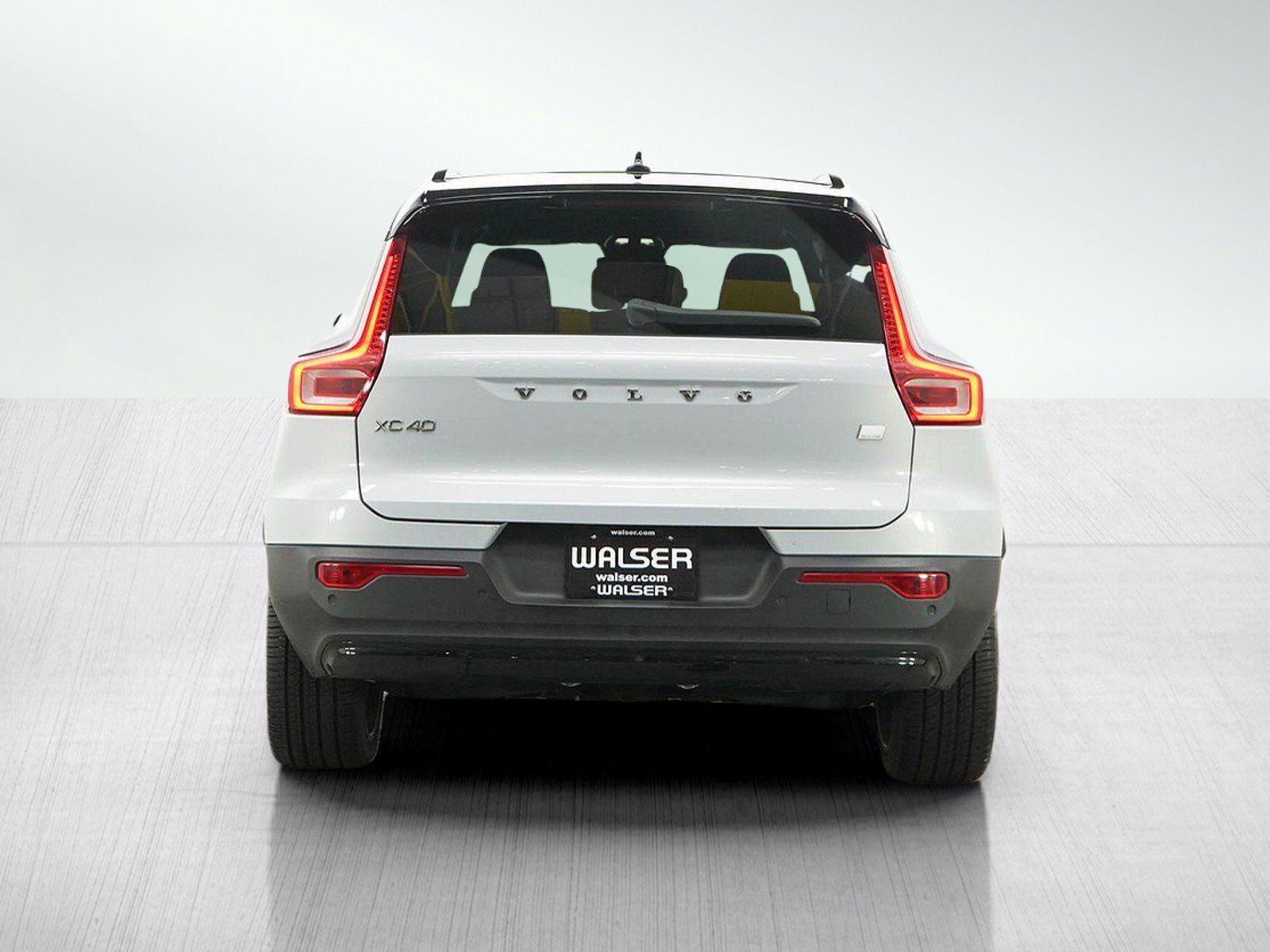 Used 2021 Volvo XC40 P8 Recharge w/ Advanced Package AWD/4WD image 4