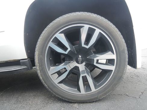 Used 2018 Chevrolet Tahoe Premier w/ RST 6.2L Performance Edition AWD/4WD image 5