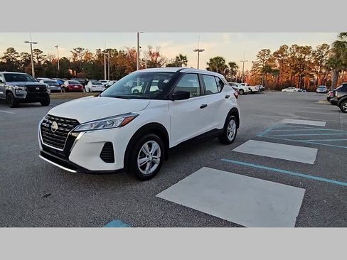 Used 2022 Nissan Kicks S image 23