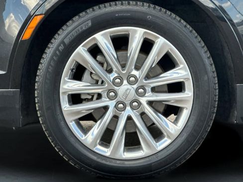Used 2017 Cadillac XT5 Platinum AWD/4WD image 30