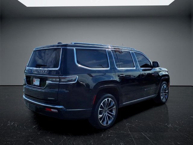 Used 2022 Jeep Grand Wagoneer Series III w/ Rear Seat Video Group 1 AWD/4WD image 3
