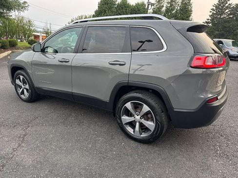 Used 2019 Jeep Cherokee Limited w/ Trailer Tow Group AWD/4WD image 11