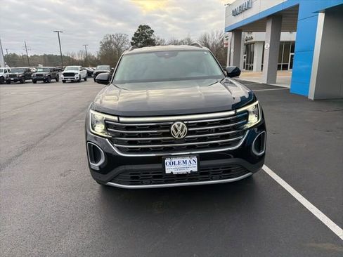 Used 2024 Volkswagen Atlas SE image 2