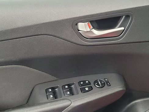 Used 2022 Hyundai Accent SE w/ Cargo Package FWD image 27