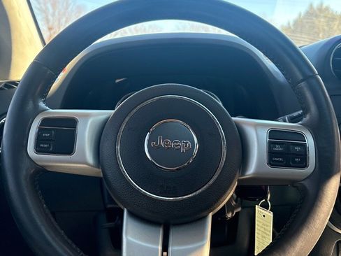 Used 2017 Jeep Compass High Altitude image 14