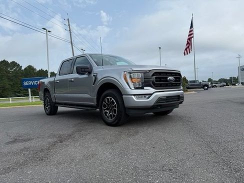 Used 2022 Ford F150 XLT w/ Equipment Group 302A High AWD/4WD image 9