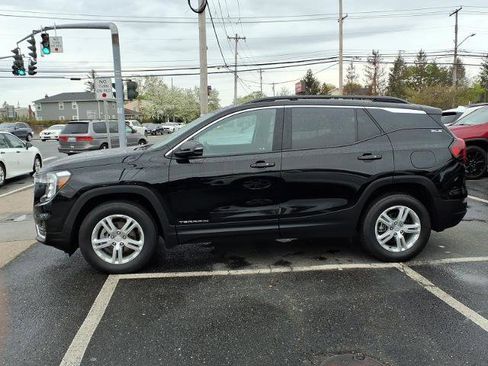 Used 2023 GMC Terrain SLE w/ Driver Convenience Package AWD/4WD image 8