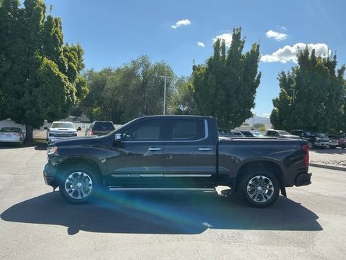 Used 2023 Chevrolet Silverado 1500 High Country w/ Technology Package image 9