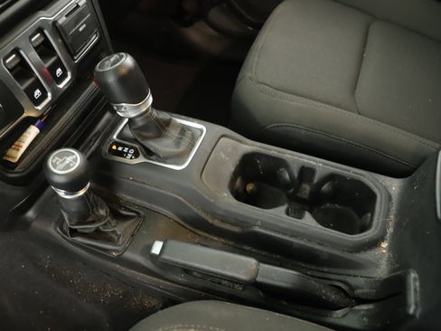 Certified 2019 Jeep Wrangler Sport image 21