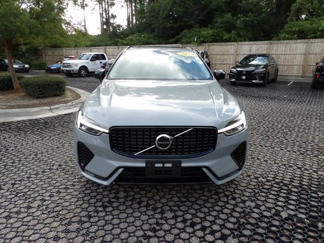 Certified 2024 Volvo XC60 B5 Core AWD/4WD image 3
