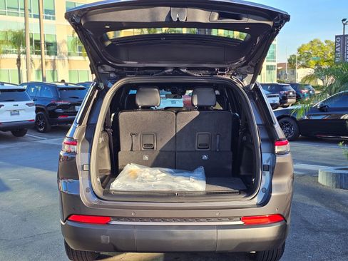 New 2026 Jeep Grand Cherokee L 4WD image 7