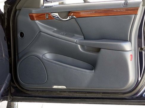 Used 2001 Cadillac De Ville Limousine FWD image 28