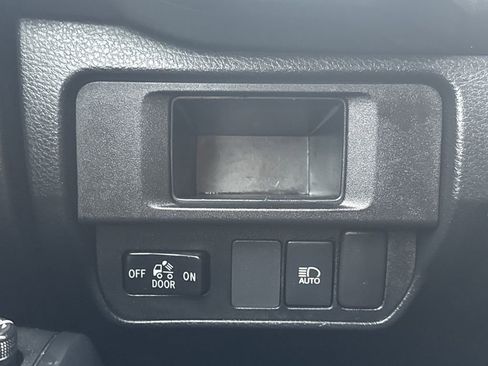 Used 2019 Toyota Tacoma SR5 image 32