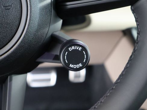 Used 2025 Porsche Macan 4S Electric image 29