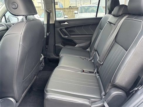 Certified 2022 Volkswagen Tiguan SE image 10