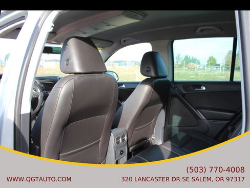 Used 2013 Volkswagen Tiguan SE image 12
