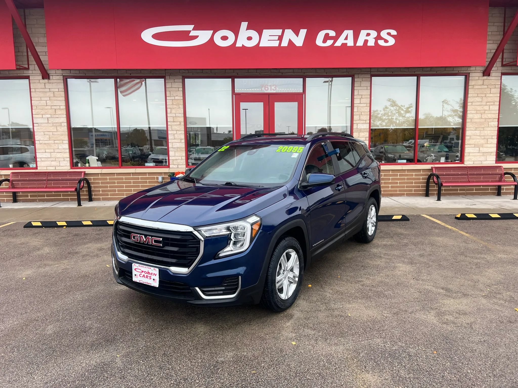 Used 2022 GMC Terrain SLE w/ Driver Convenience Package AWD/4WD image 1