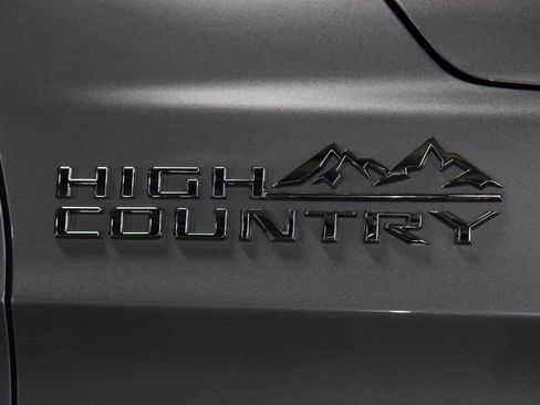 Used 2024 Chevrolet Tahoe High Country AWD/4WD image 14