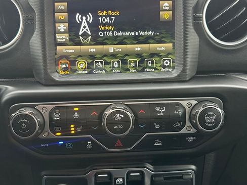 Used 2023 Jeep Wrangler Unlimited Sahara w/ Cold Weather Group image 12