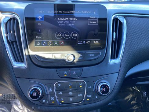 Used 2021 Chevrolet Malibu LT image 28