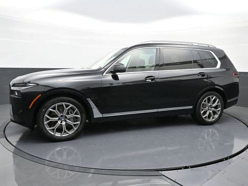 New 2026 BMW X7 xDrive40i w/ Premium Package image 4