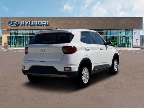 New 2026 Hyundai Venue SE image 7