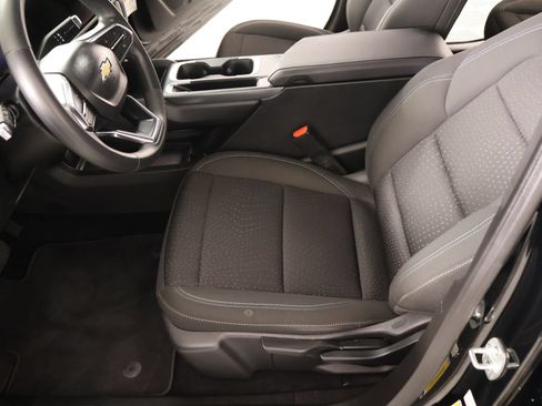 Used 2025 Chevrolet Equinox EV LT FWD image 9