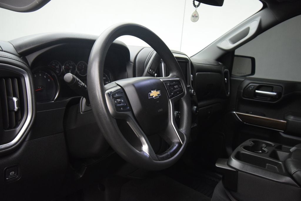 Used 2020 Chevrolet Silverado 1500 LT w/ Trailering Package AWD/4WD image 11