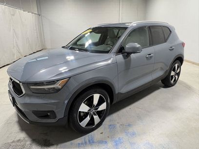 Used 2020 Volvo XC40 T5 Momentum