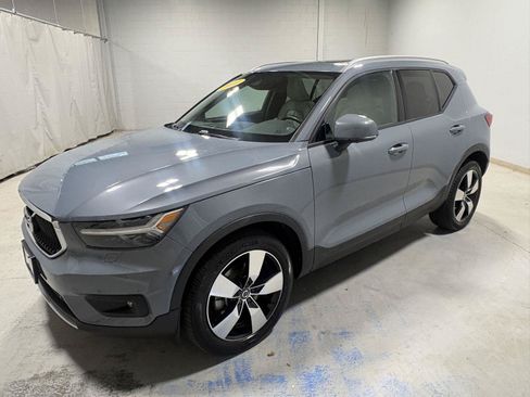 Used 2020 Volvo XC40 T5 Momentum AWD/4WD image 1