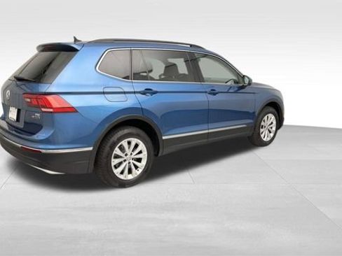 Used 2018 Volkswagen Tiguan SE AWD/4WD image 2