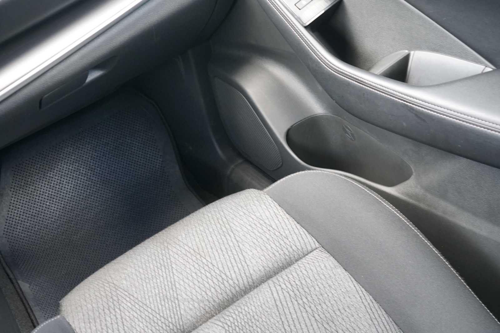 Used 2025 Nissan Rogue SV FWD image 23