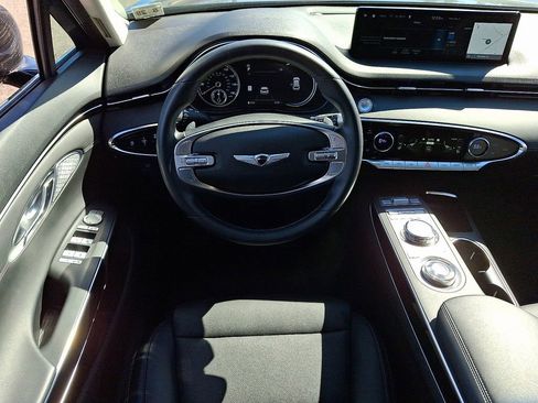 Used 2025 Genesis GV70 2.5T image 12