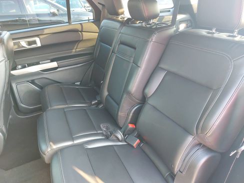 Used 2023 Ford Explorer XLT w/ Equipment Group 202A AWD/4WD image 15