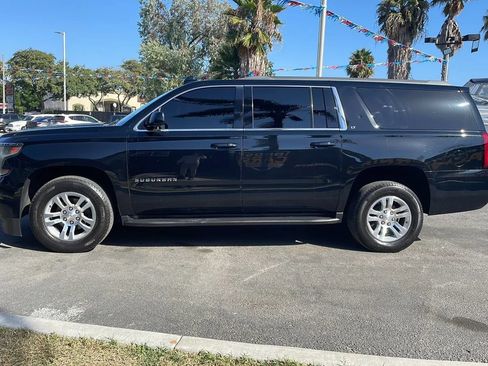 Used 2020 Chevrolet Suburban LT RWD image 4