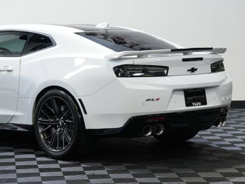 Used 2017 Chevrolet Camaro ZL1 RWD image 16