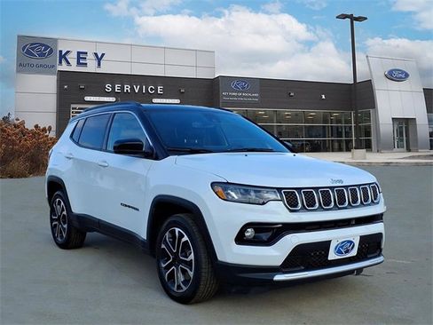 Used 2024 Jeep Compass Limited image 3