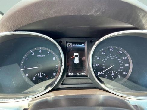 Used 2017 Hyundai Santa Fe Sport FWD image 37