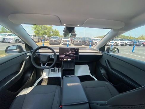 Used 2026 Tesla Model Y AWD image 21