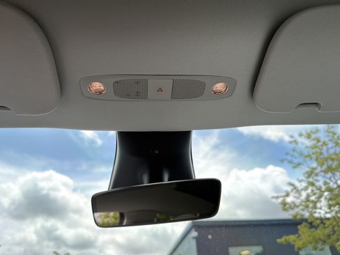 Used 2023 Tesla Model Y AWD image 25